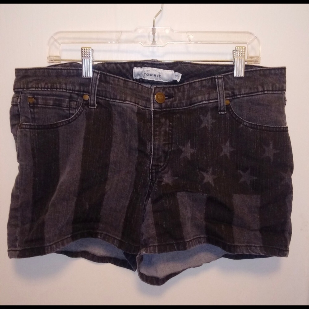 Torrid Black Denim Shorts w/Flag Design size 16